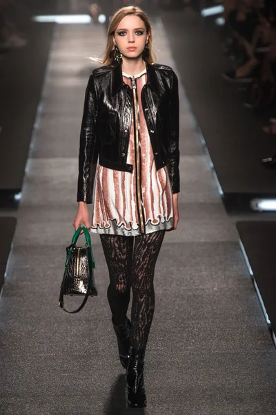 Look 29
